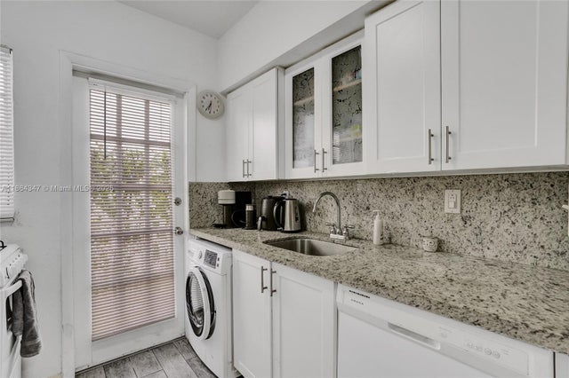 5 of 12 - 911 Meridian Ave 104, Miami Beach, FL