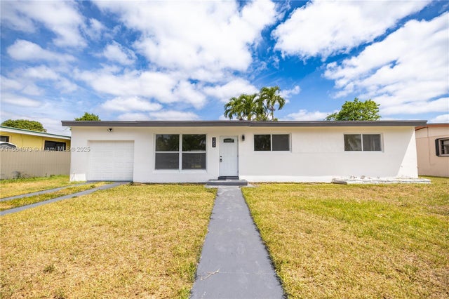 1 of 24 - 1625 Nw 9th Ct, Homestead, FL