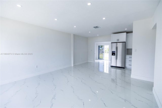 2 of 24 - 1625 Nw 9th Ct, Homestead, FL