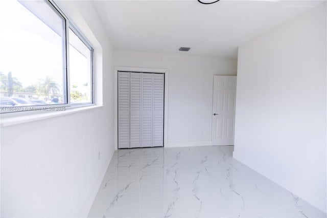 4 of 24 - 1625 Nw 9th Ct, Homestead, FL