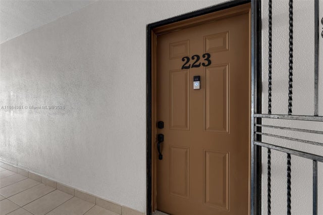 5 of 32 - 9000 Sw 24th St 223c, Miami, FL