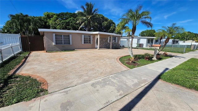 3 of 31 - 453 E 61st St, Hialeah, FL