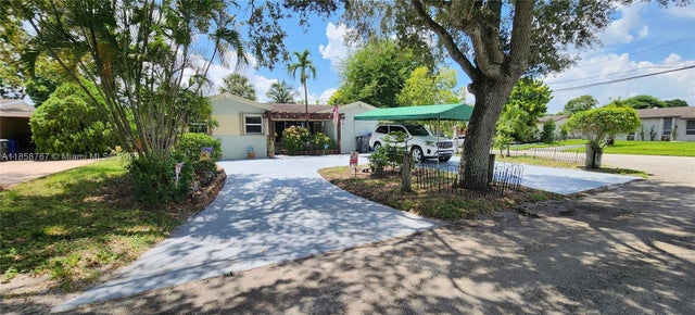 1 of 44 - 6670 Perry St, Hollywood, FL