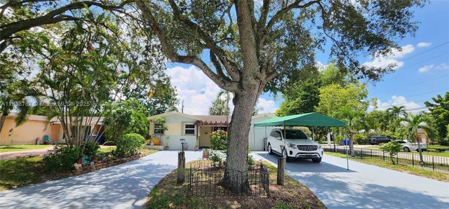 2 of 44 - 6670 Perry St, Hollywood, FL
