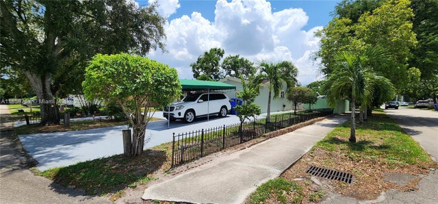 3 of 44 - 6670 Perry St, Hollywood, FL