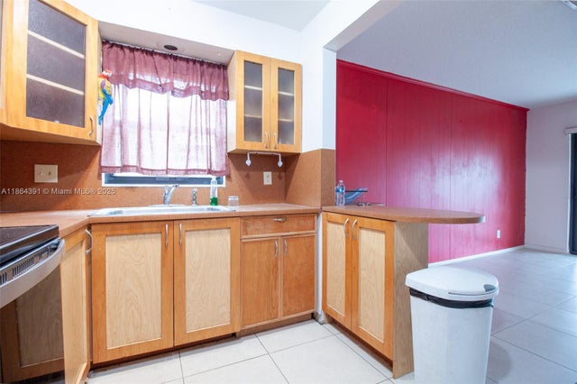 5 of 33 - 9321 Nw 43rd Mnr, Sunrise, FL