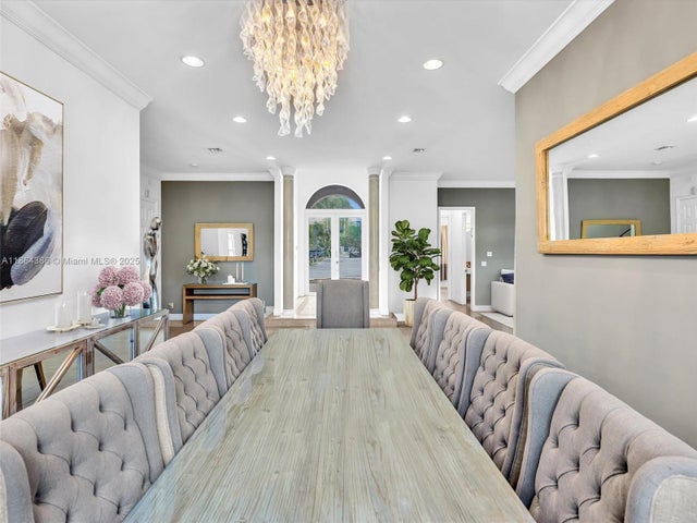 3 of 38 - 3521 Forest View Cir, Fort Lauderdale, FL