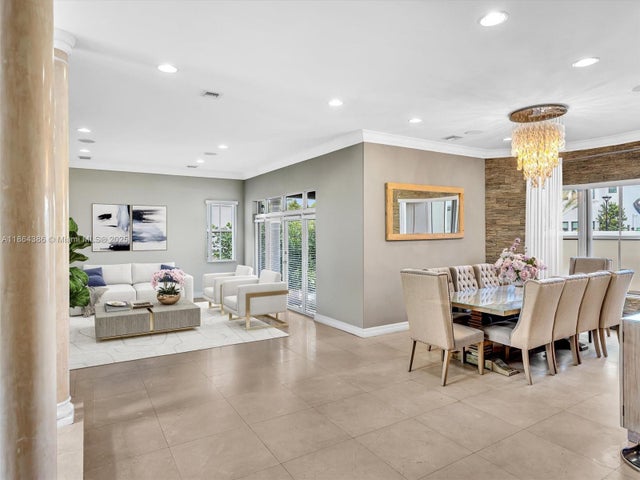 4 of 38 - 3521 Forest View Cir, Fort Lauderdale, FL