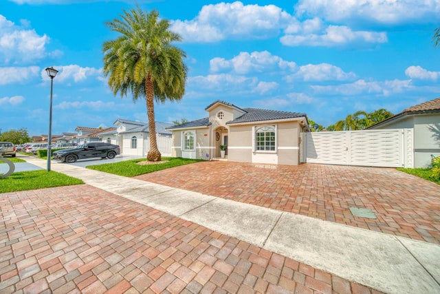 4 of 39 - 16886 Sw 143rd Pl, Miami, FL