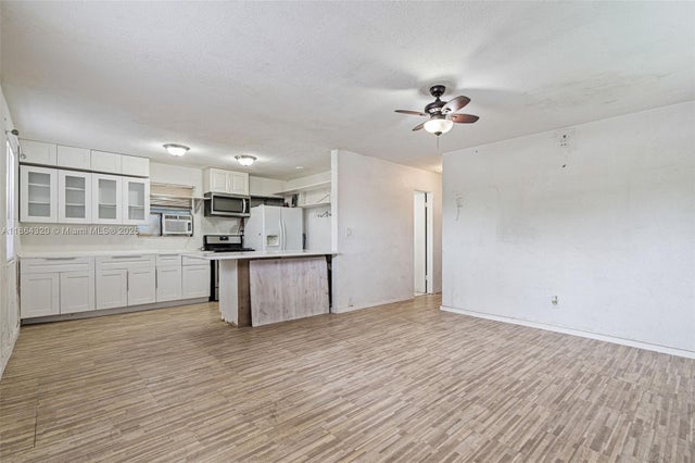 4 of 24 - 2433 Nw 20th St, Fort Lauderdale, FL