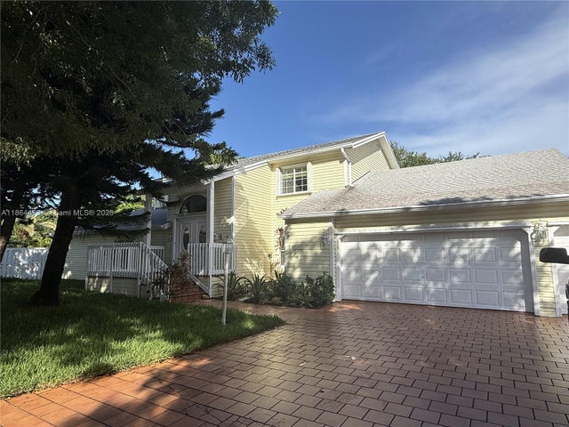 1 of 20 - 15051 Sw 149th St, Miami, FL