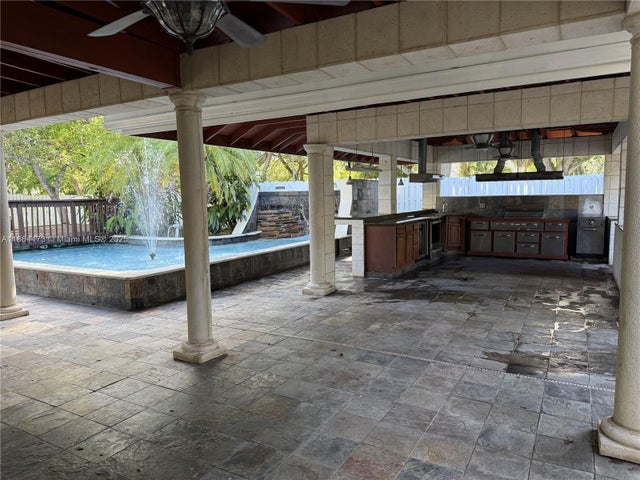 3 of 20 - 15051 Sw 149th St, Miami, FL