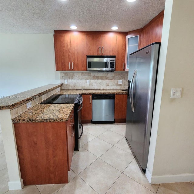 1 of 21 - 2170 Ne 51st Ct C3, Fort Lauderdale, FL