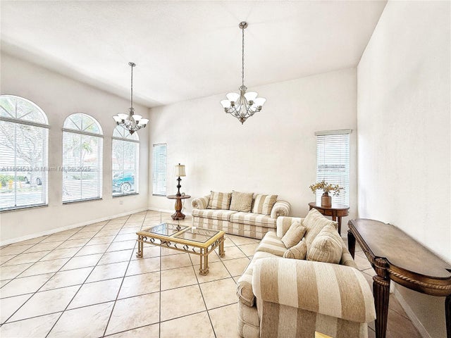 4 of 35 - 16032 Sw 63rd Ter, Miami, FL