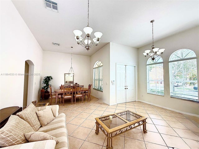 5 of 35 - 16032 Sw 63rd Ter, Miami, FL