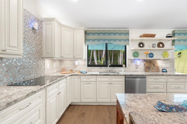 4 of 56 - 9945 W Tree Tops Court, Davie, FL