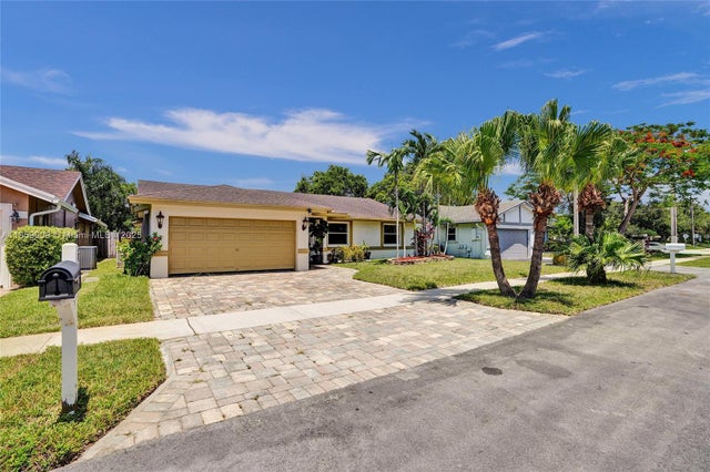 2 of 38 - 4365 Nw 103rd Ter, Sunrise, FL