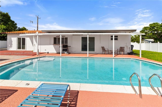 5 of 30 - 7490 Buchanan St, Hollywood, FL
