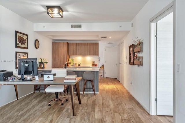 3 of 31 - 801 S Miami Ave 1708, Miami, FL