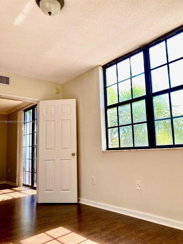 5 of 29 - 1919 Van Buren St 321a, Hollywood, FL