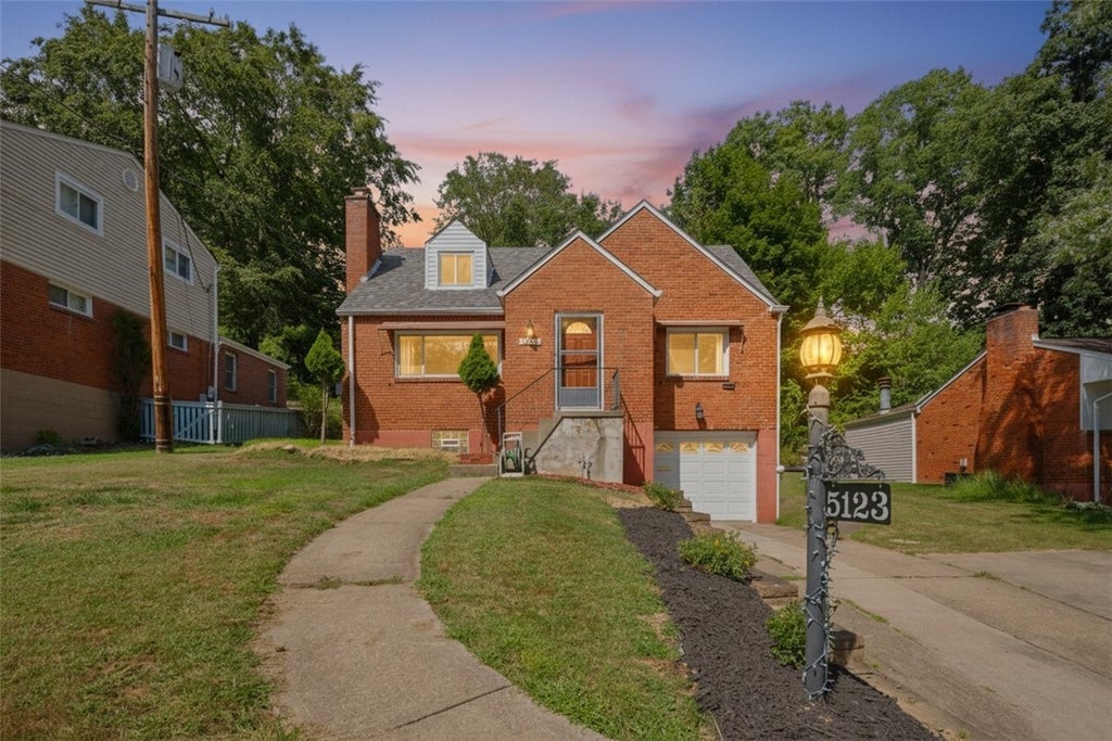 5123 Passage Drive, Whitehall