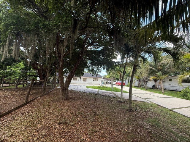 3 of 57 - 15765 Sw 206th Ave, Miami, FL