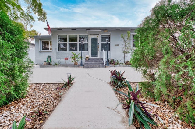 1923 Dewey St, Hollywood