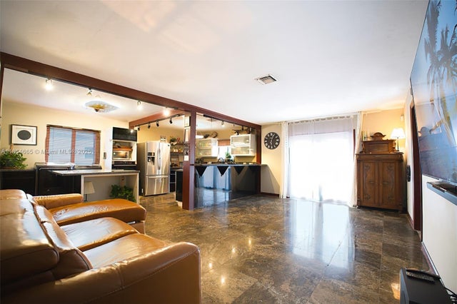 4 of 24 - 1923 Dewey St, Hollywood, FL