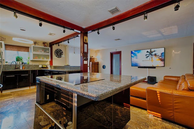 5 of 24 - 1923 Dewey St, Hollywood, FL