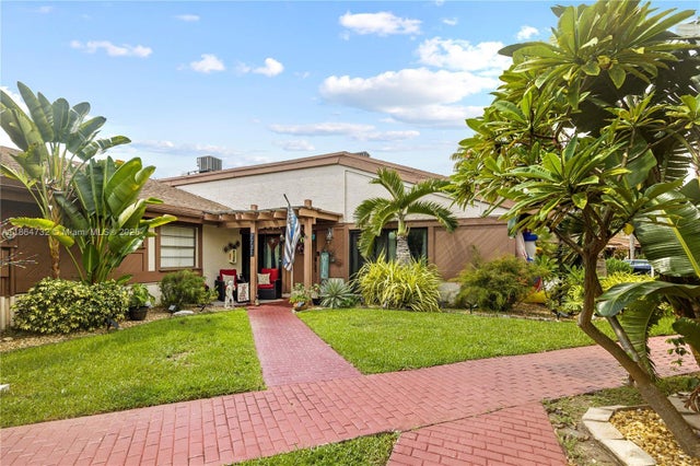 1 of 49 - 2731 S Parkview Dr, Hallandale Beach, FL