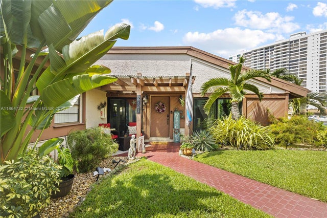 3 of 49 - 2731 S Parkview Dr, Hallandale Beach, FL