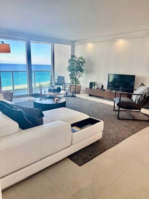 3 of 35 - 100 Bayview Dr 1906, Sunny Isles Beach, FL