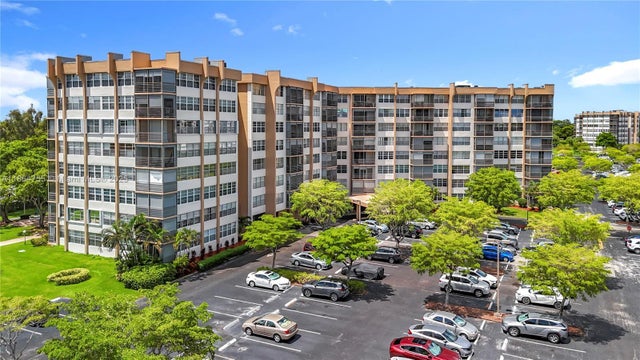 3 of 38 - 1100 Saint Charles Pl 219, Pembroke Pines, FL