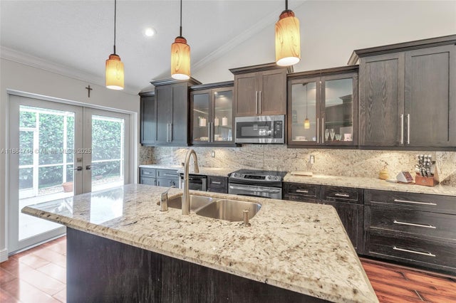 4 of 13 - 10202 Caracas St, Cooper City, FL