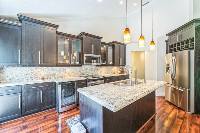 5 of 13 - 10202 Caracas St, Cooper City, FL