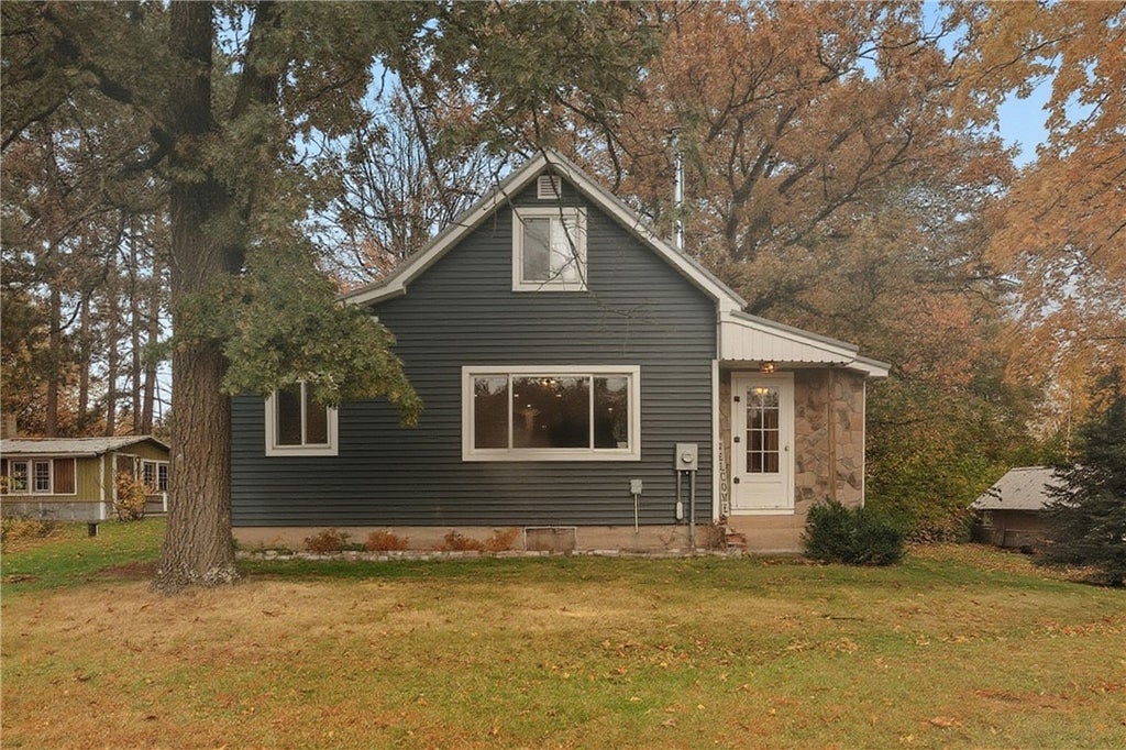 1395 Us Highway 8, Amery