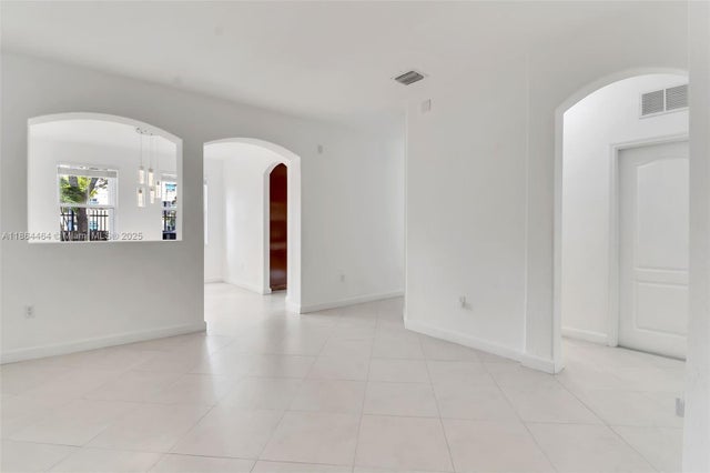 3 of 30 - 11321 Nw 84th St, Doral, FL