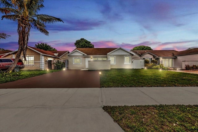 1 of 51 - 20327 Nw 33rd Ave, Miami Gardens, FL