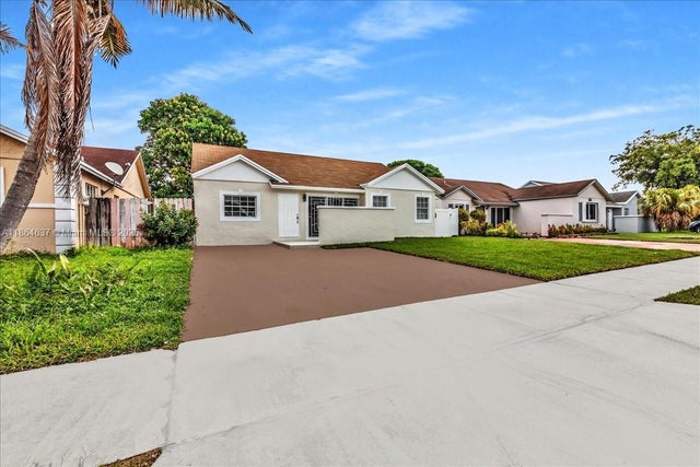 4 of 51 - 20327 Nw 33rd Ave, Miami Gardens, FL