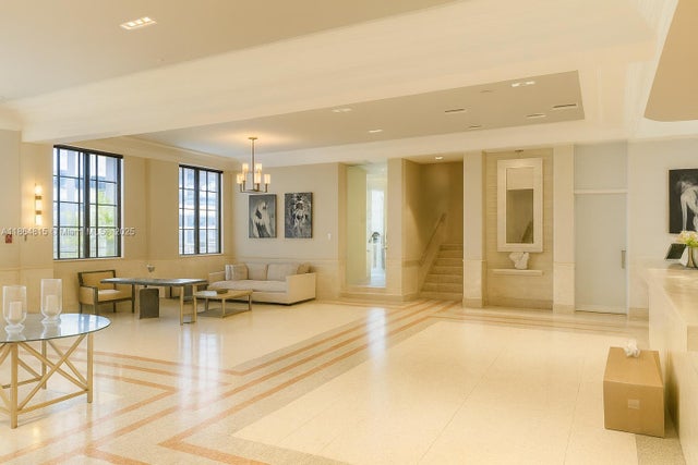 5 of 21 - 435 21st St 303, Miami Beach, FL