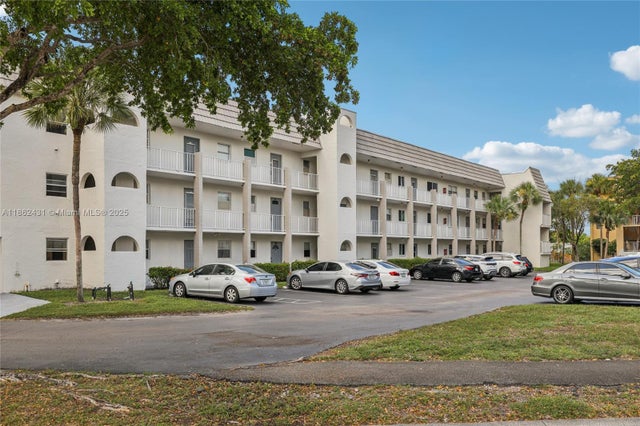 2 of 20 - 8135 Sunrise Lakes Blvd 208, Sunrise, FL