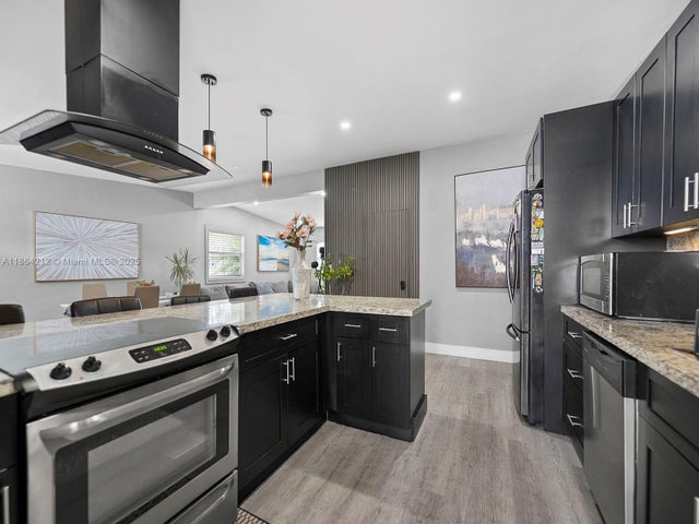 3 of 10 - 3106 Sw 14th St, Fort Lauderdale, FL