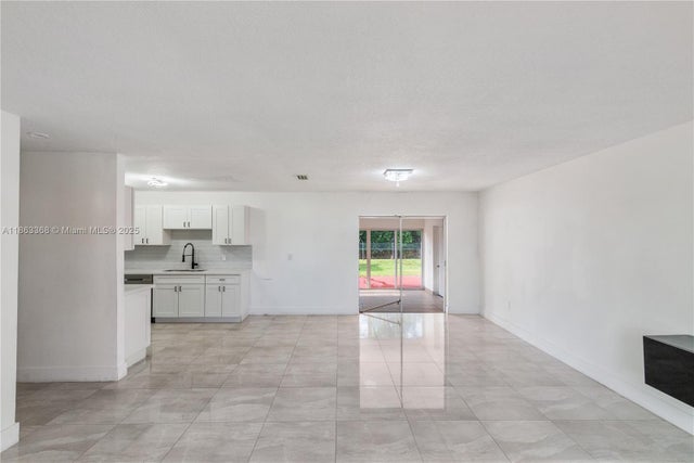 3 of 29 - 4340 Nw 196th St, Miami Gardens, FL