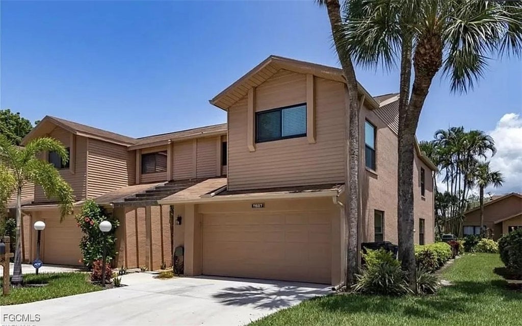11687 Pointe Circle Dr, FORT MYERS