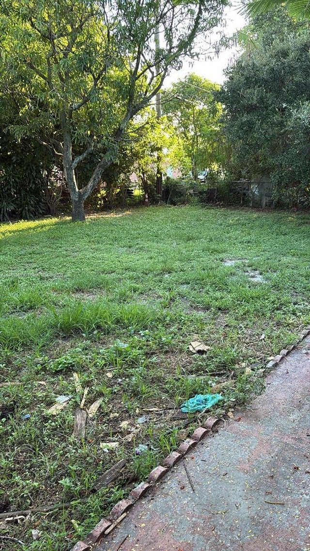 2 of 13 - 121 Nw 188th St, Miami Gardens, FL