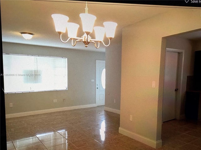 5 of 13 - 121 Nw 188th St, Miami Gardens, FL