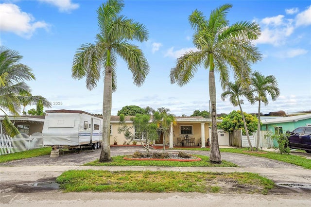 3 of 46 - 940 N 73rd Way, Hollywood, FL