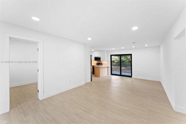 3 of 23 - 17211 Nw 43rd Ave, Miami Gardens, FL