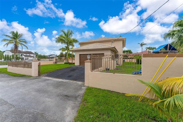 4 of 55 - 3200 Sw 132nd Ave, Miami, FL