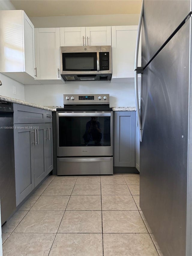 3 of 16 - 430 Se 2nd Ave 4, Deerfield Beach, FL